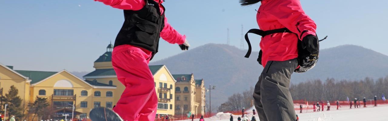 世界杯客户端升级-冬奥热潮涌动新春 冰雪经济焕彩年味