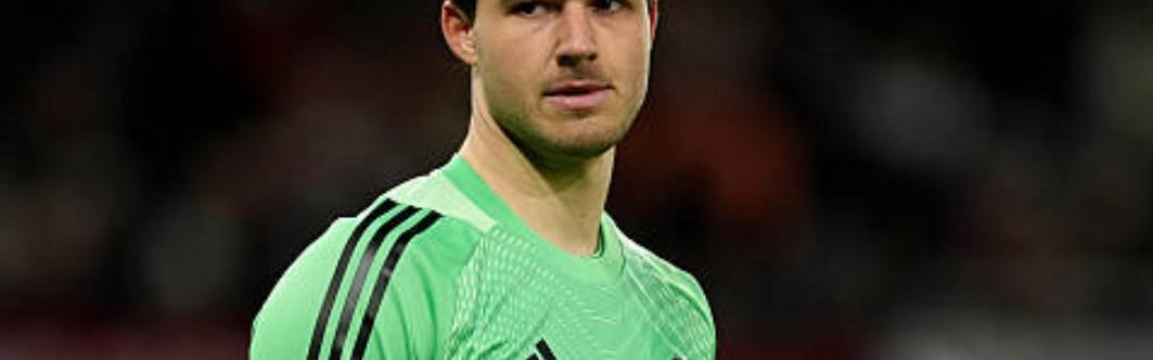 拉门斯加盟曼联后前16场比赛丢23球，奥纳纳同期丢了26球